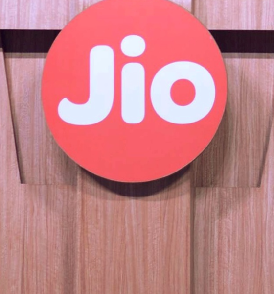 "Jio Users Nationwide Experience Network Outage; Down Detector Reports Surge in Complaints at Noon"