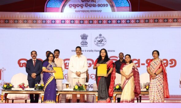 Birla Cellulose sustainable Livaeco™ fibres supporting India’s handloom weavers
