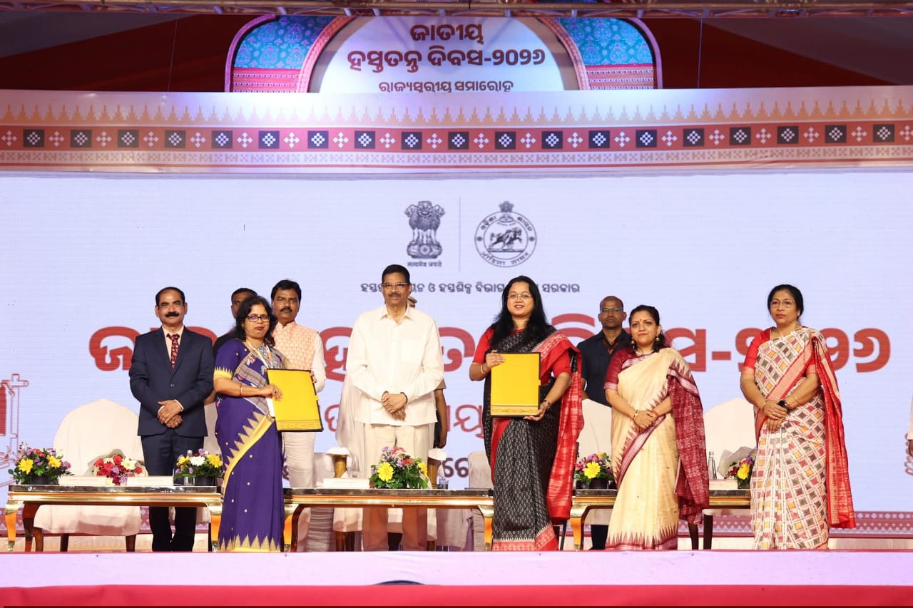 Birla Cellulose's Handloom Initiative Brings New Possibilities for Traditional Weaving 115 Birla Cellulose sustainable Livaeco™ fibres supporting India’s handloom weavers